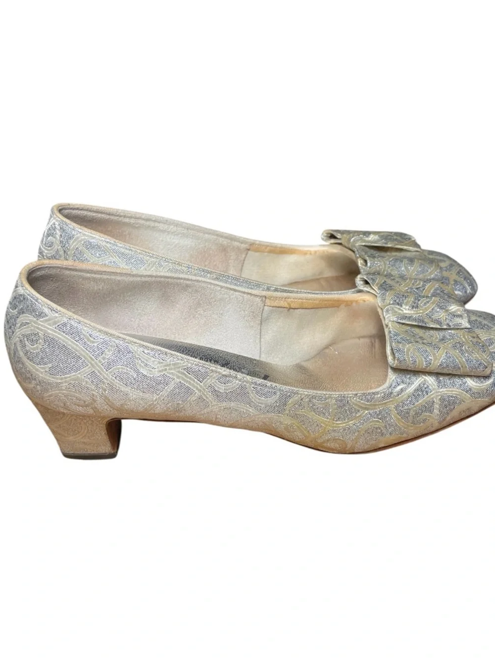 Elegant Metallic Bow Low-Heel Pumps - Women